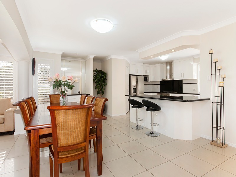 18 Kenilworth Place, Carindale QLD 4152