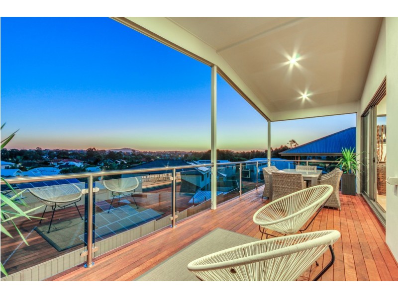 19 Birkenhead Place, Carindale QLD 4152