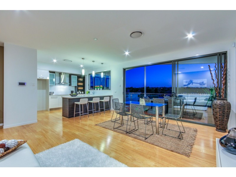 19 Birkenhead Place, Carindale QLD 4152