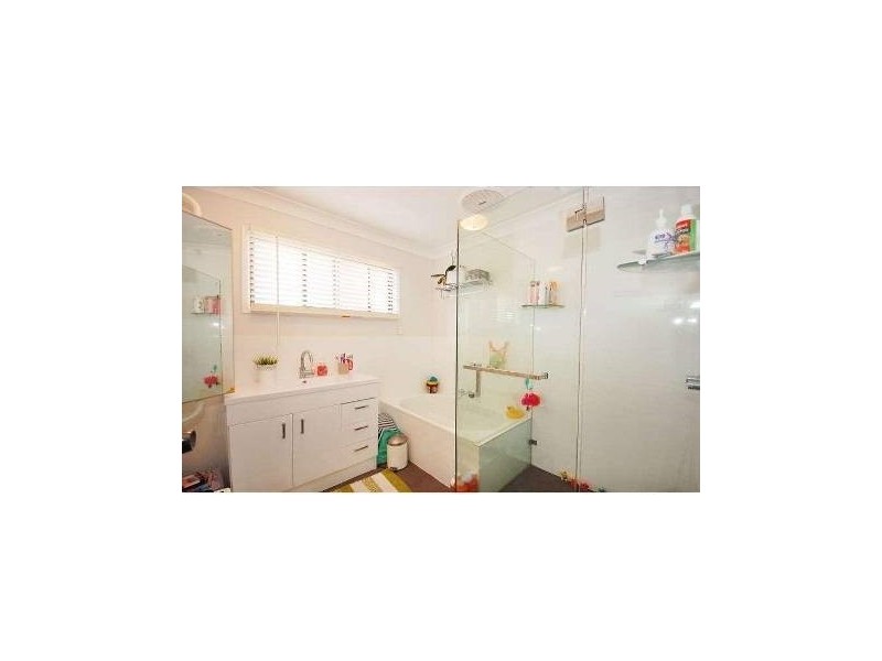 23 Ingleston Street, Wynnum West QLD 4178