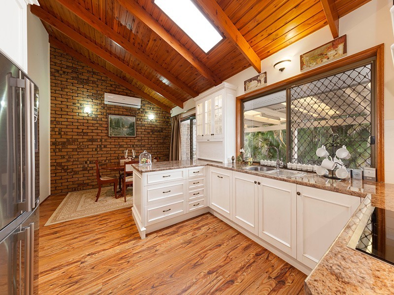 18 Laglan Street, Carindale QLD 4152