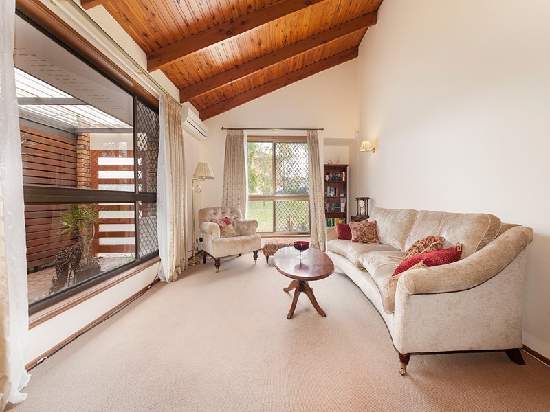 18 Laglan Street, Carindale QLD 4152