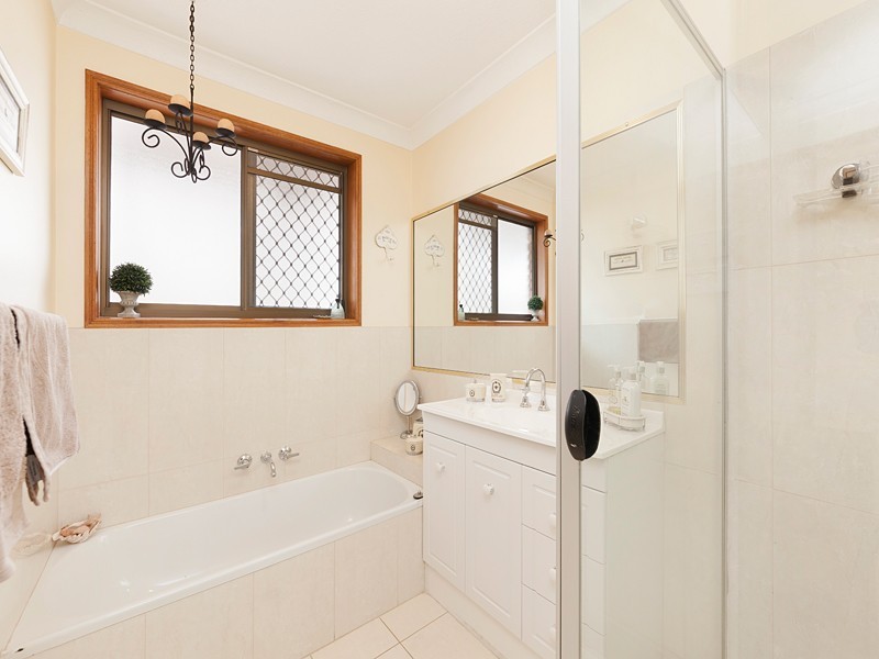 18 Laglan Street, Carindale QLD 4152