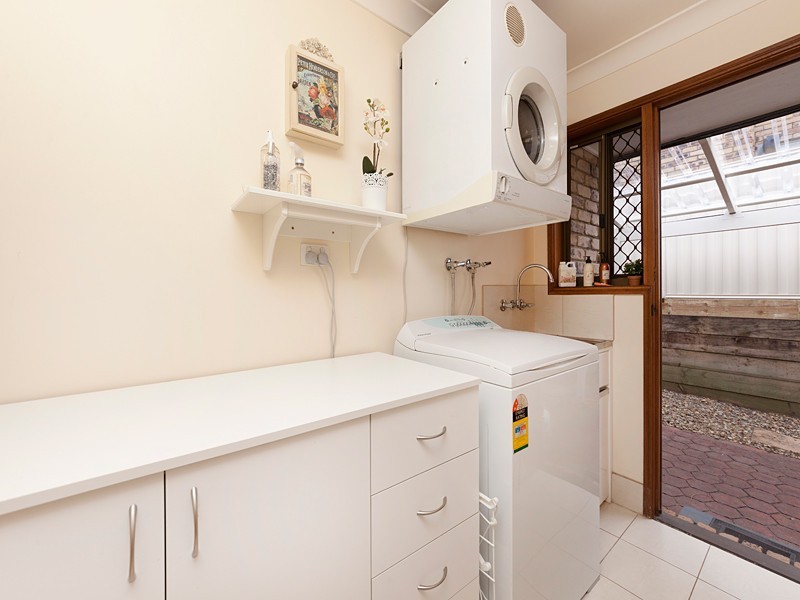 18 Laglan Street, Carindale QLD 4152
