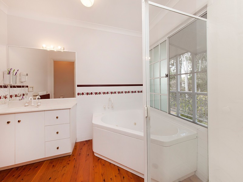 42 Kilmorey Street, Carindale QLD 4152