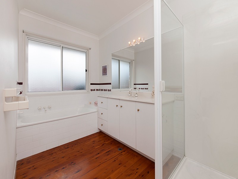 42 Kilmorey Street, Carindale QLD 4152