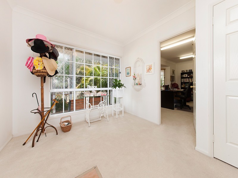 42 Kilmorey Street, Carindale QLD 4152