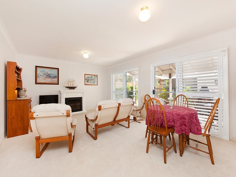 42 Kilmorey Street, Carindale QLD 4152