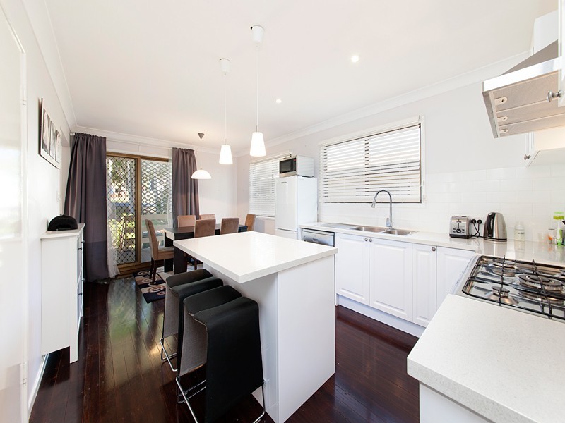 23 Ingleston Street, Wynnum West QLD 4178