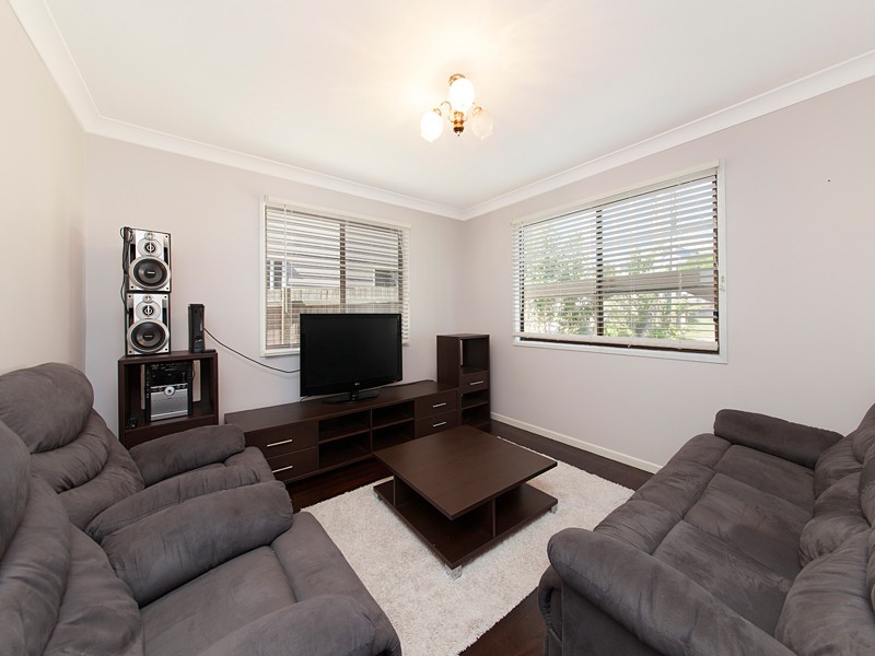 23 Ingleston Street, Wynnum West QLD 4178