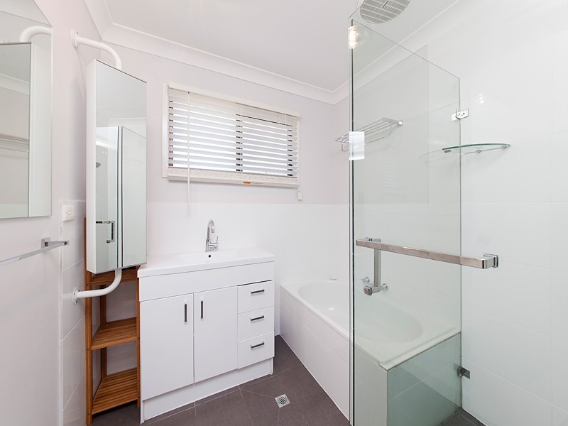 23 Ingleston Street, Wynnum West QLD 4178