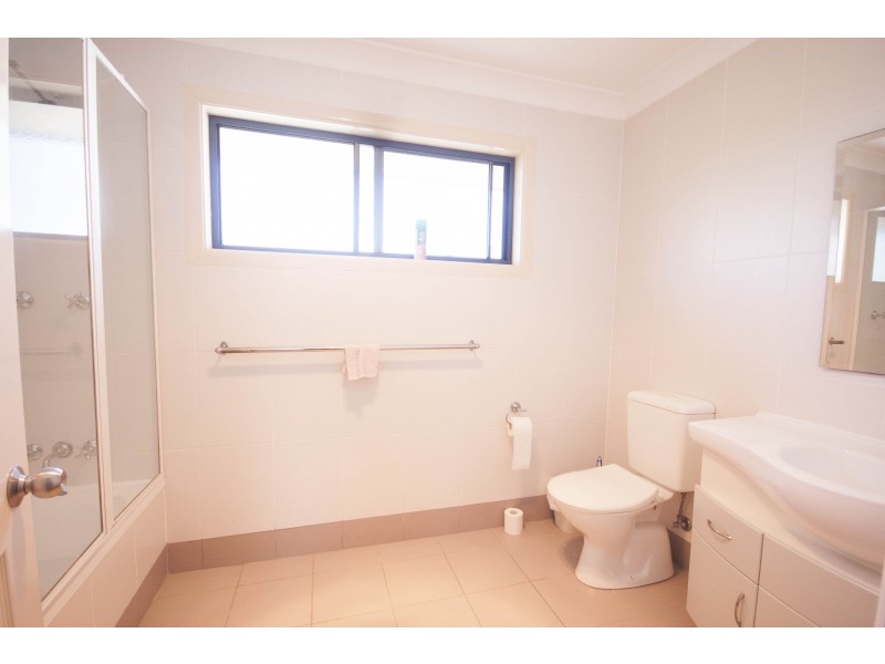 1/77 Adelaide Street, Carina QLD 4152