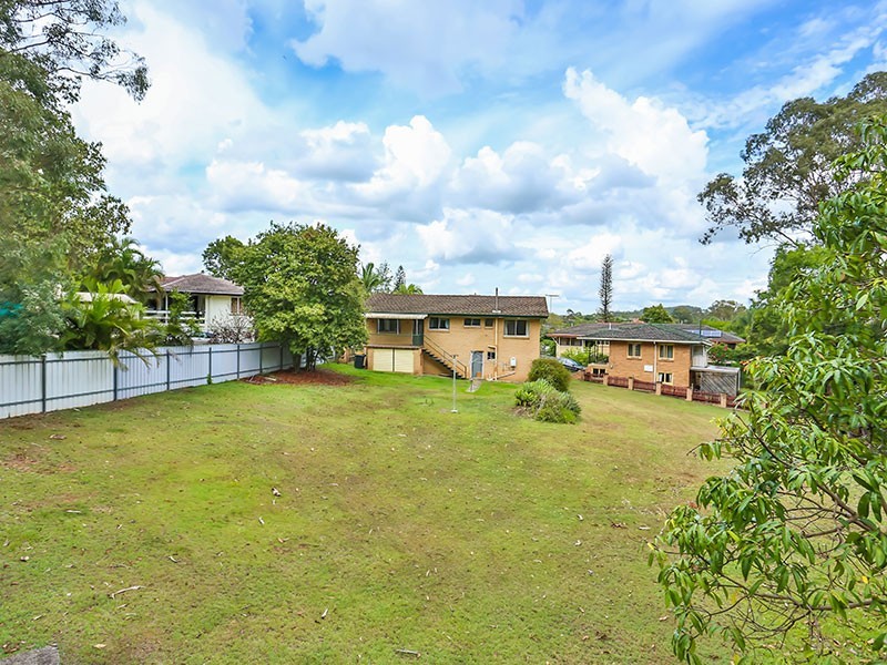 26 Milanion Crescent, Carindale QLD 4152