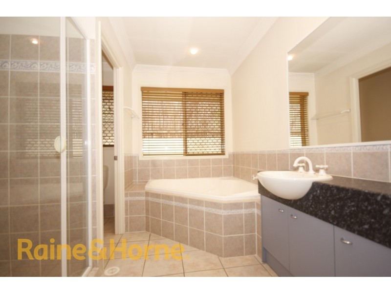 7 Alderbury Place, Carindale QLD 4152