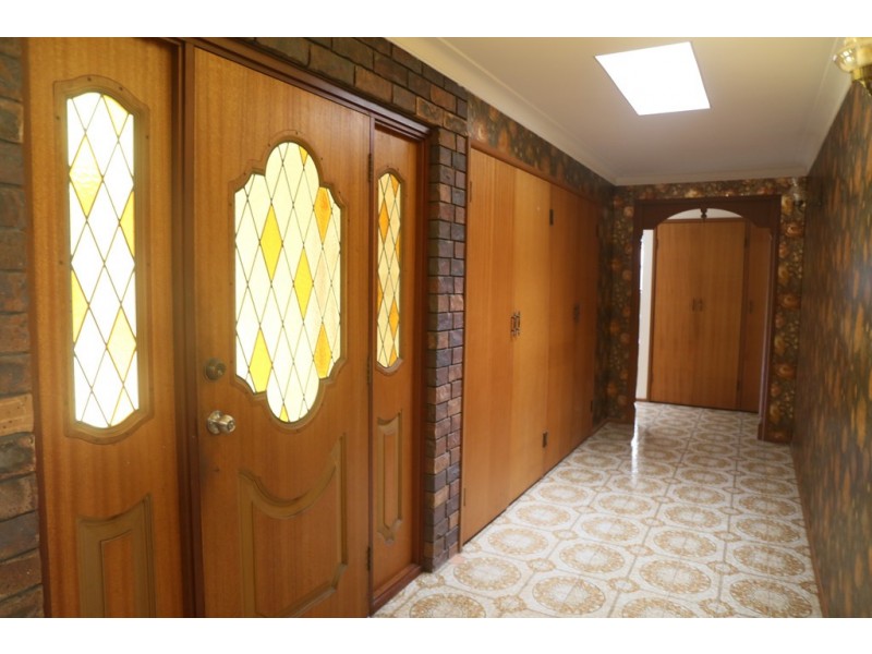 8 Bors Street, Carindale QLD 4152