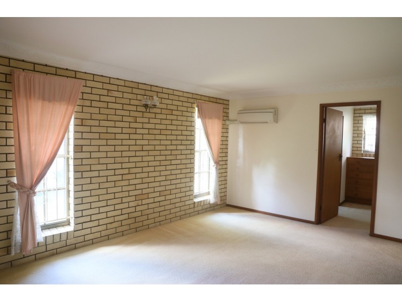 8 Bors Street, Carindale QLD 4152