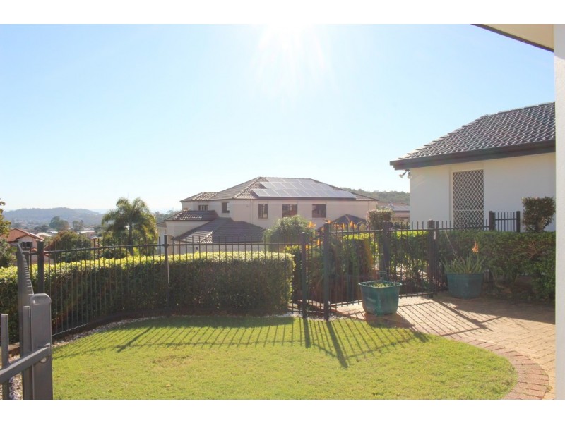 10 Royal Court, Carindale QLD 4152