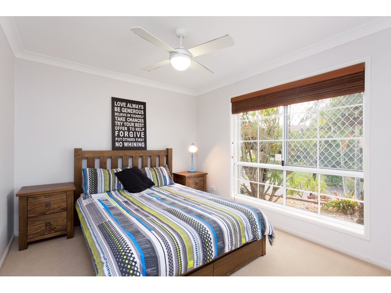 138 Kilmorey Street, Carindale QLD 4152