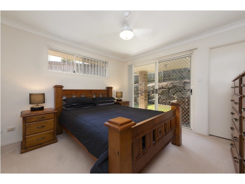25 APPLETON STREET, Carindale QLD 4152