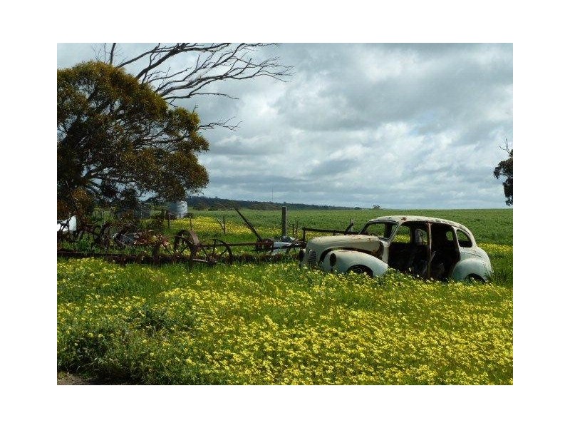 ‘Fairholme Farm’ 1424 Quairading-York Road, Quairading WA 6383