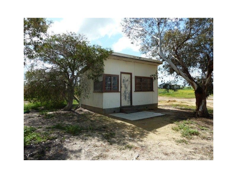 ‘Fairholme Farm’ 1424 Quairading-York Road, Quairading WA 6383