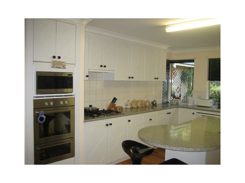 5 Feast Place, Leschenault WA 6233