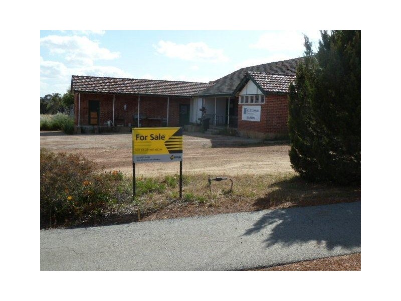 1 McLennan Street, Quairading WA 6383