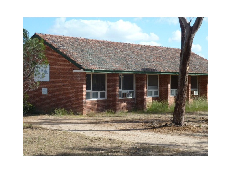 1 McLennan Street, Quairading WA 6383