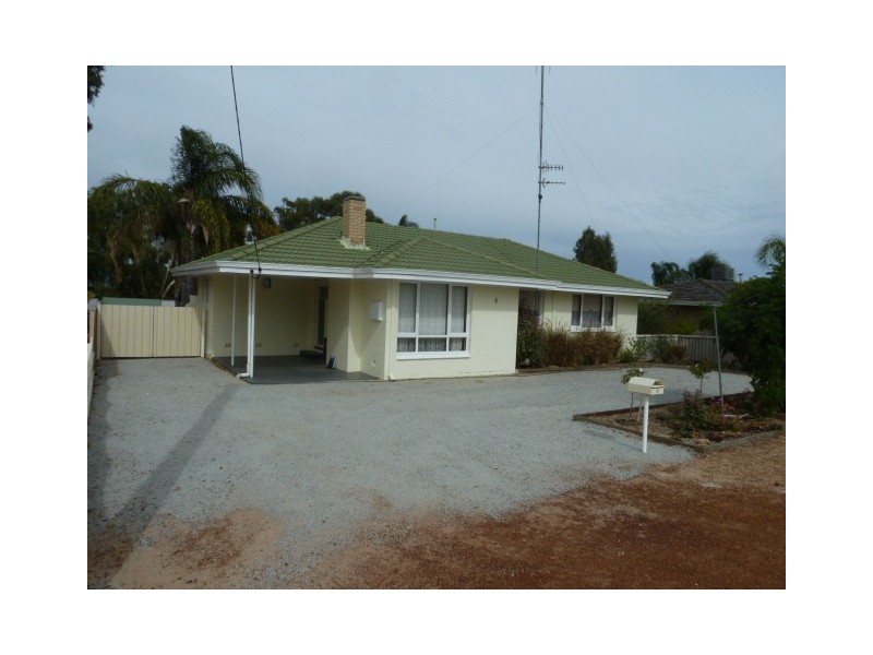 4 Avon Street, Quairading WA 6383