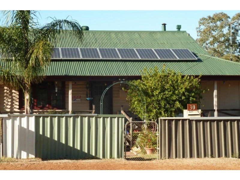 30 McLennan Street, Quairading WA 6383