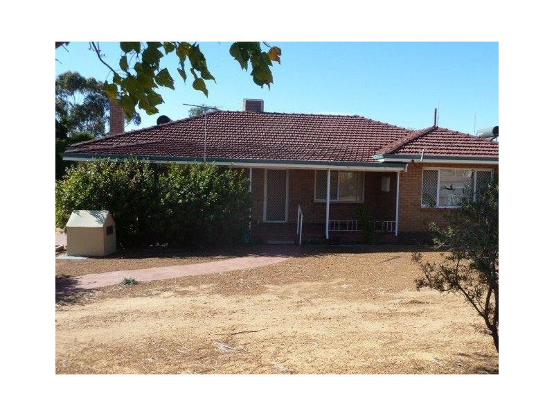 108 McLennan Street, Quairading WA 6383