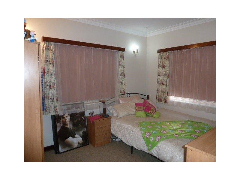 108 McLennan Street, Quairading WA 6383