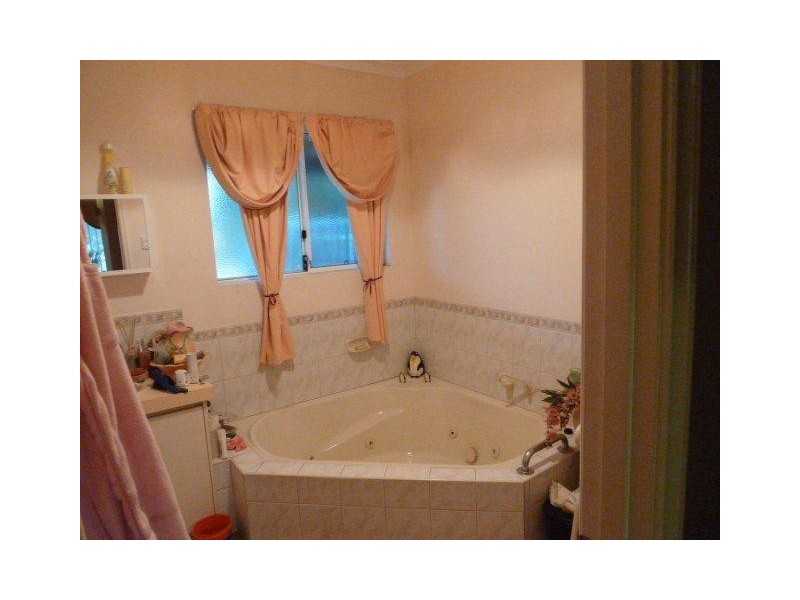 33 Ashton Street, Quairading WA 6383