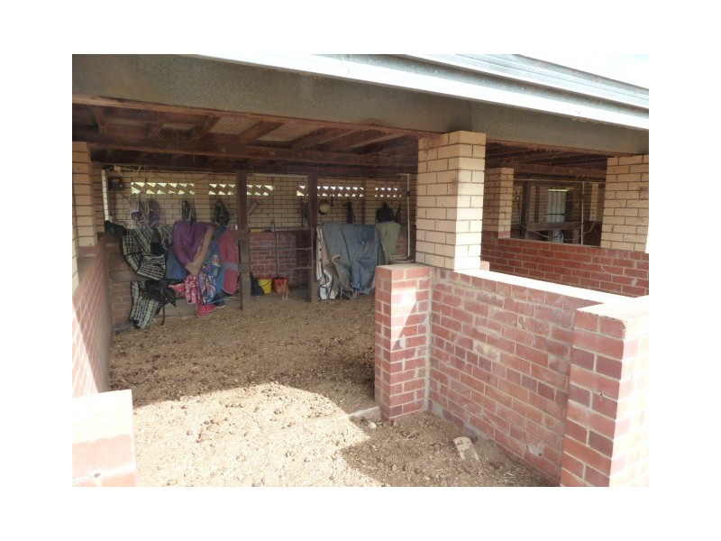 33 Ashton Street, Quairading WA 6383