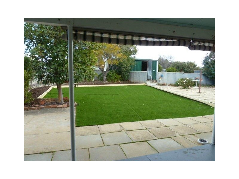 125 McLennan Street, Quairading WA 6383