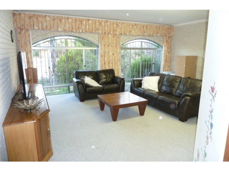 11 and 13 Powell Crescent, Quairading WA 6383