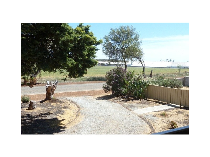 17 Ashton Street, Quairading WA 6383