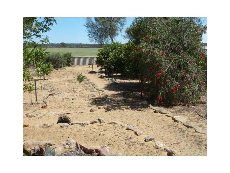 17 Ashton Street, Quairading WA 6383