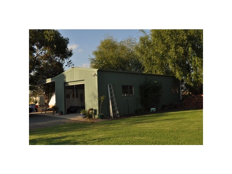 630 Lilford Rd, Mooroopna North West VIC 3616