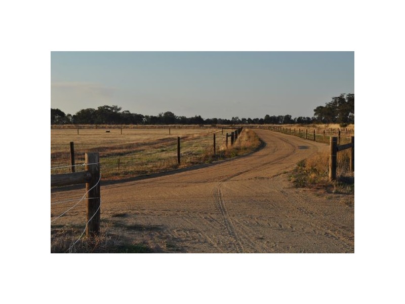 630 Lilford Rd, Mooroopna North West VIC 3616