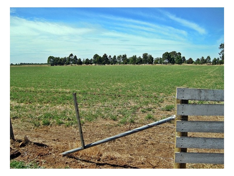 1398 Larissa Road, Yarroweyah VIC 3644