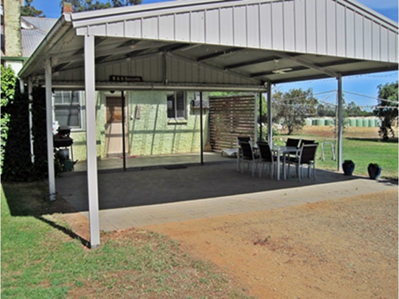 1398 Larissa Road, Yarroweyah VIC 3644