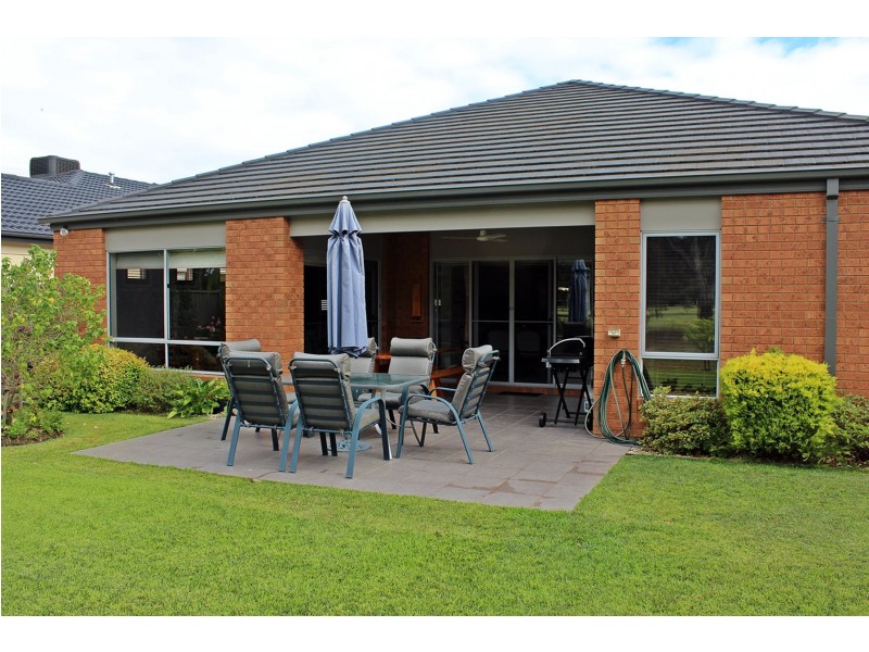 21 Brookwater Crescent, Tatura VIC 3616