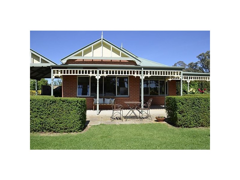 85 Old Weir Road, Murchison East VIC 3610