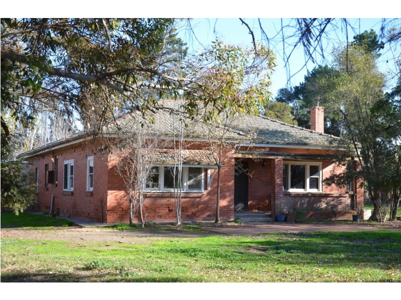 220 River Road, Kialla VIC 3631