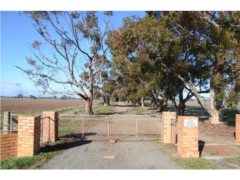 220 River Road, Kialla VIC 3631