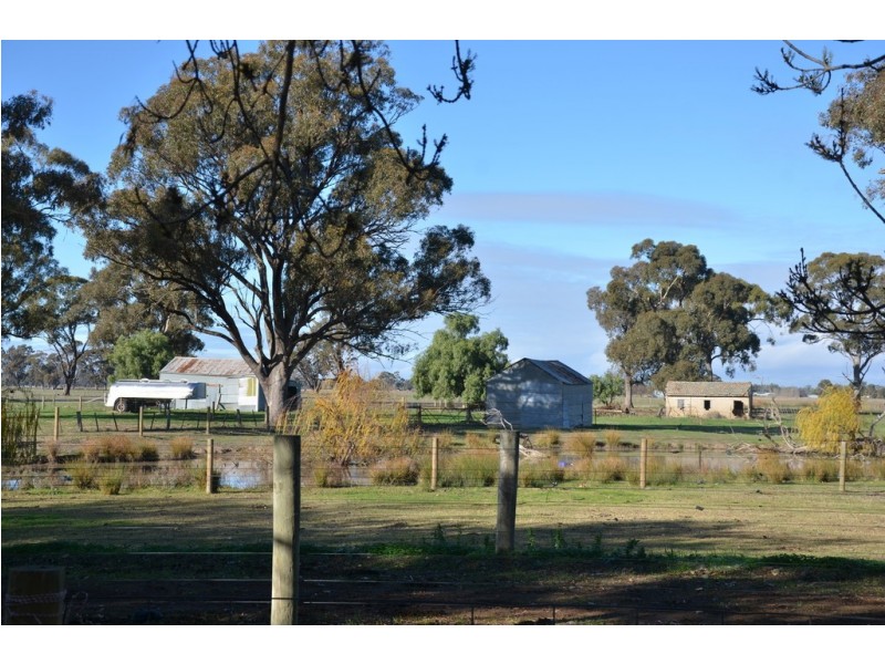 220 River Road, Kialla VIC 3631