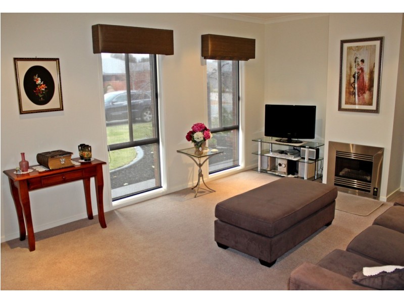 2 Riviera Close, Tatura VIC 3616