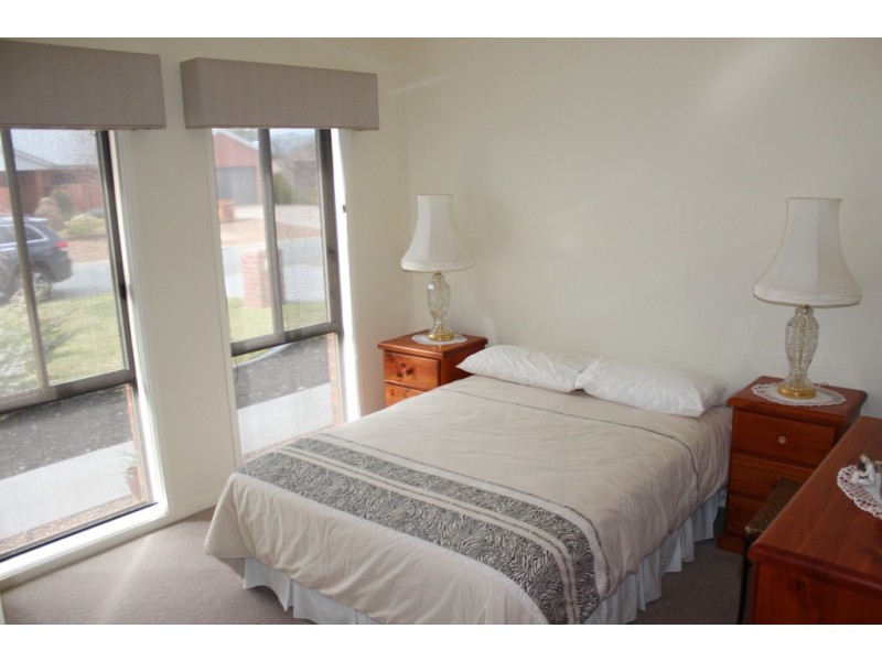 2 Riviera Close, Tatura VIC 3616