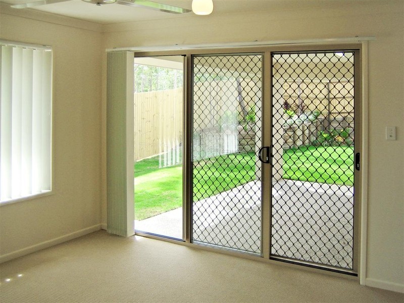 Seventeen Mile Rocks QLD 4073